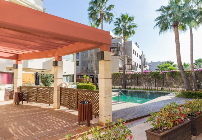 Appartement à Javea - Albamar Apartment Javea Arenal, avec de grandes terrasses, solarium, AC et piscine communautaire