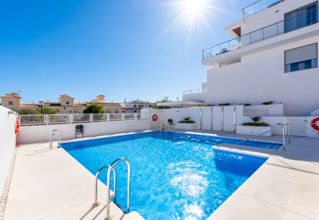 Appartement à Benalmádena - Blossom - Modern 2 bedroom apartment within walking distance to Benalmadena Pueblo