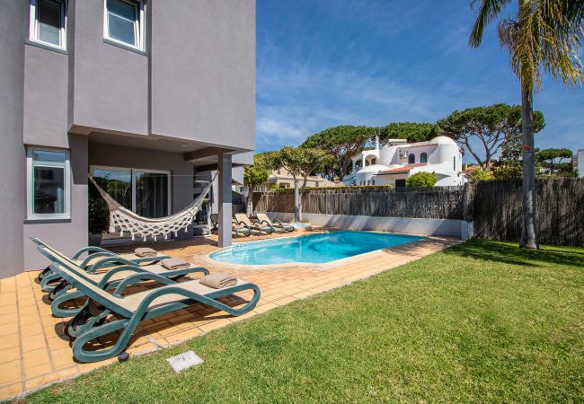 Villa à Vilamoura - Vila Nadiana | 3 Chambres | Près de Pinhal Golf | Vilamoura