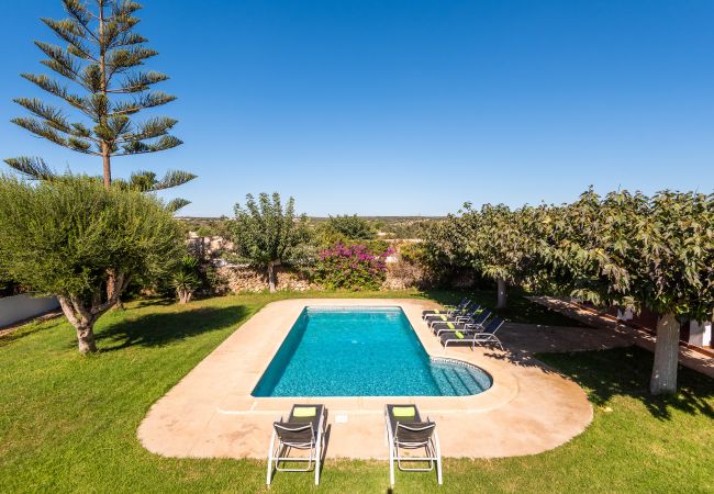 Villa/Dettached house in Ciutadella de Menorca - Villa in the countryside, surrounded by flowers, swimming pool, bbq ....