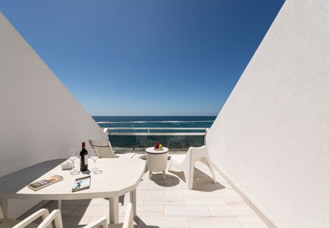 Studio in Las Palmas de Gran Canaria - Great terrace sea views By CanariasGetaway 