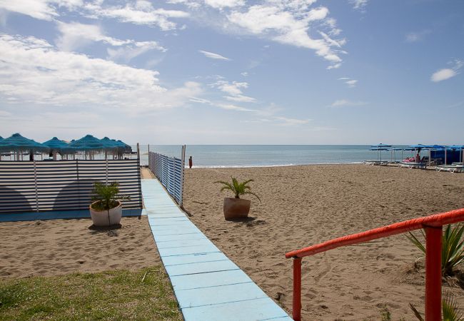Apartment in Torremolinos - Carihuela - Frontline Beach Apartment in Torremolinos