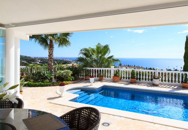 Villa in Mijas Costa - Villa Azalea - Exclusive villa with unique mediterranean view