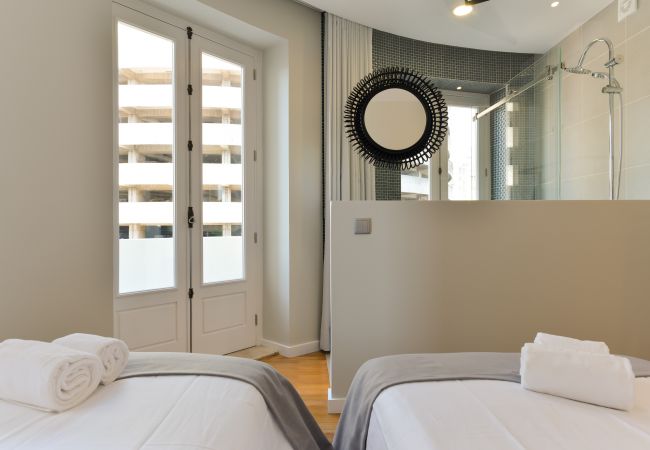 Apartment in Porto - Apartment Merlot Townhouse (Balcony, Modern)