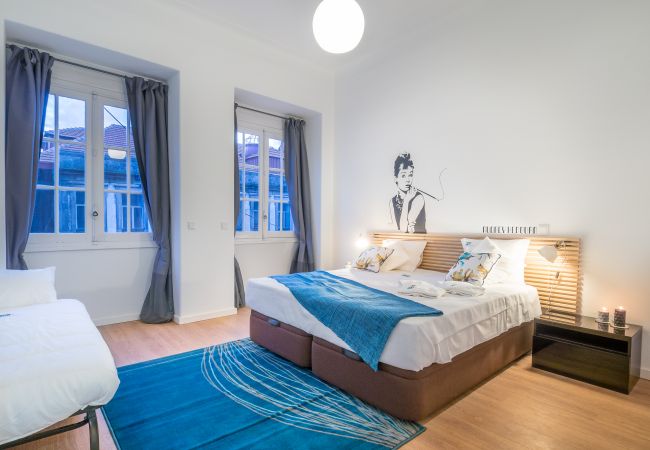 Apartment in Porto - Historic Hollywood Flat (Cathedral, Train Station São Bento)
