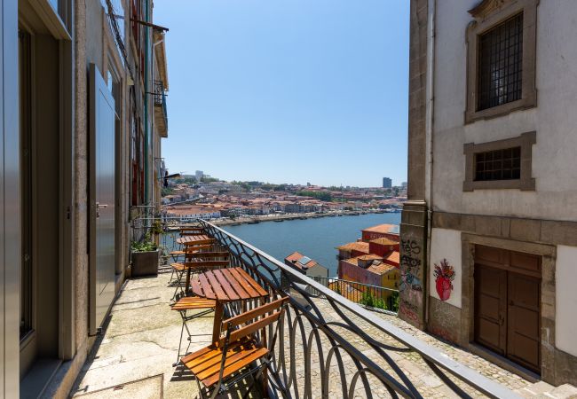 Apartment in Porto - Codeçal Apartment 0.1 (River View, Balcony)