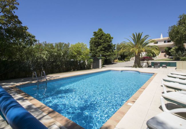 Villa in Almancil - Villa Caravela | 4 Bedrooms | Beautiful Garden | Almancil