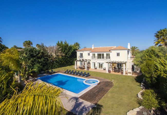Villa/Dettached house in Almancil - Villa Mar | 5 Bedrooms | Great Pool & Spa | Quinta do Mar