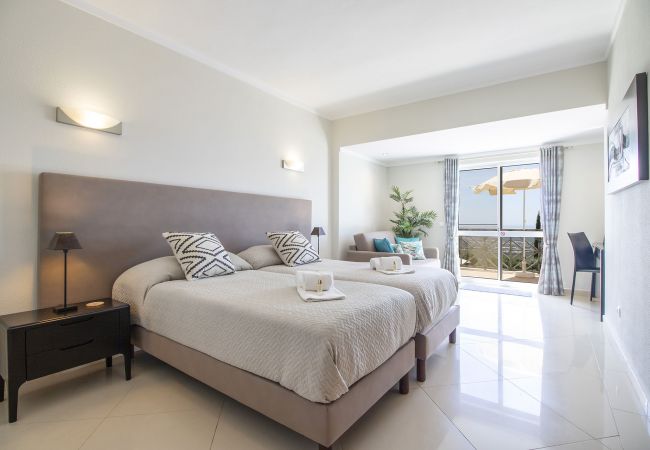 Villa in Loulé - Villa Vista | 4 Bedrooms | Beautiful Panoramic Views | Goldra