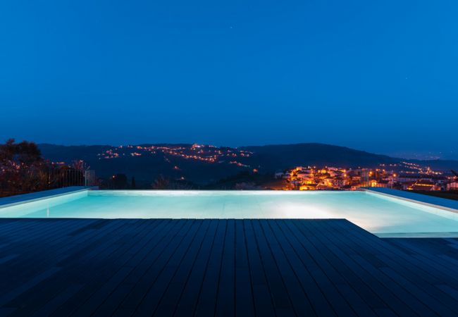 Villa in Peso da Régua - Contemporary villa with infinity pool and garden