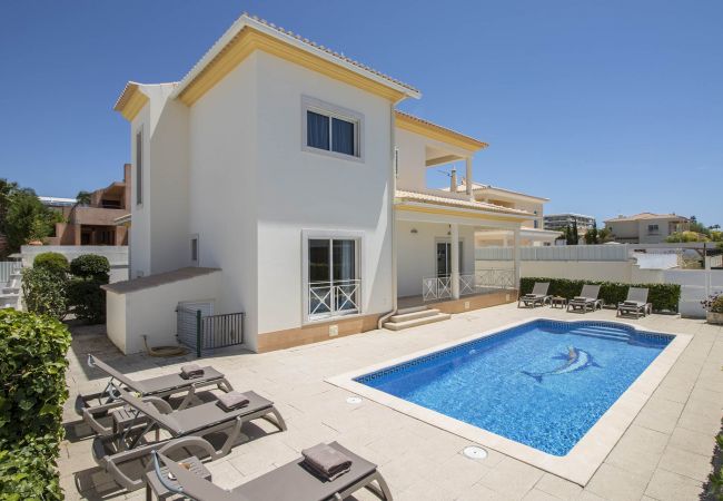 Villa/Dettached house in Galé - Villa Maresia | 4 Bedrooms | Easy Walking Distance to Beach | Galé