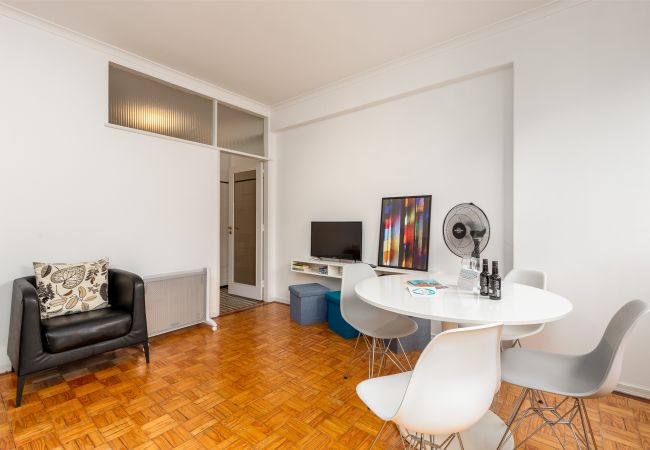 Apartment in Porto - Stylish apartment with balcony in Porto