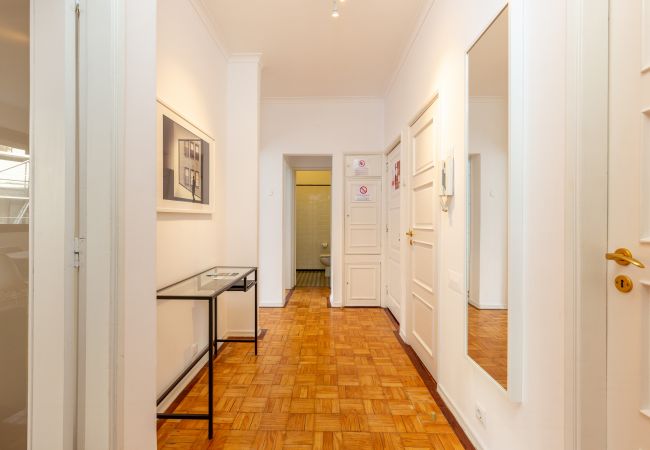 Apartment in Porto - Stylish apartment with balcony in Porto