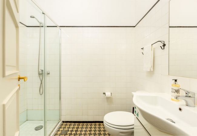 Apartment in Porto - Stylish apartment with balcony in Porto