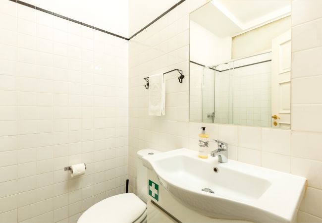 Apartment in Porto - Stylish apartment with balcony in Porto