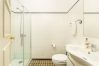 Apartment in Porto - Stylish apartment with balcony in Porto