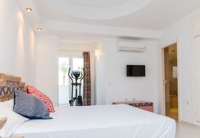 Apartment in Javea - Oasis Club II Triplex Apartment, Pool, Terraces and 5min from the beach