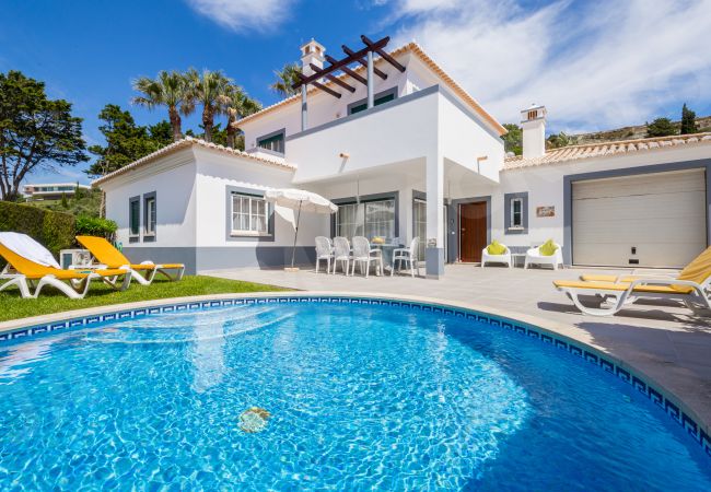 Villa/Dettached house in Luz - Jardim Secreto | professionally cleaned | 4-bedroom detached villa | very close to the beach