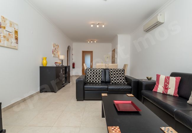 Apartment in Lagos - Apartment Mos | professionally cleaned | 2-bedroom second-floor apartment | communal pool