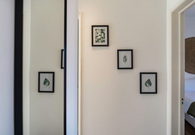 Apartment in Setúbal - Renovated apartment in a typical neighborhood of Setúbal, large terrace, sleeps 6pax