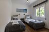 Apartment in Setúbal - Renovated apartment in a typical neighborhood of Setúbal, large terrace, sleeps 6pax