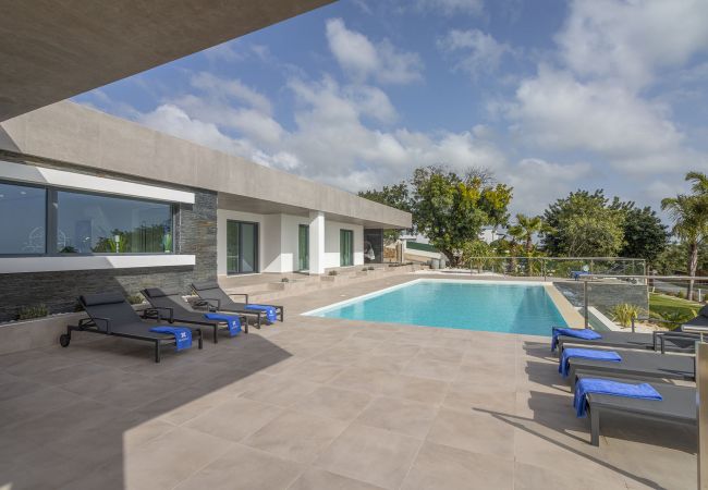 Villa in Almancil - Villa Monroy | 4 Bedrooms | Modern | Caliços