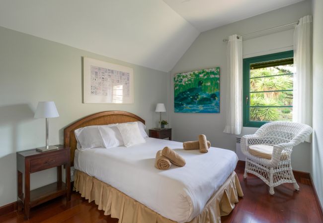 House in Santa Brígida - House with cozy garden BBQ 