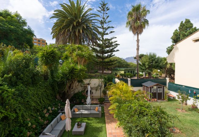 House in Santa Brígida - House with cozy garden BBQ 