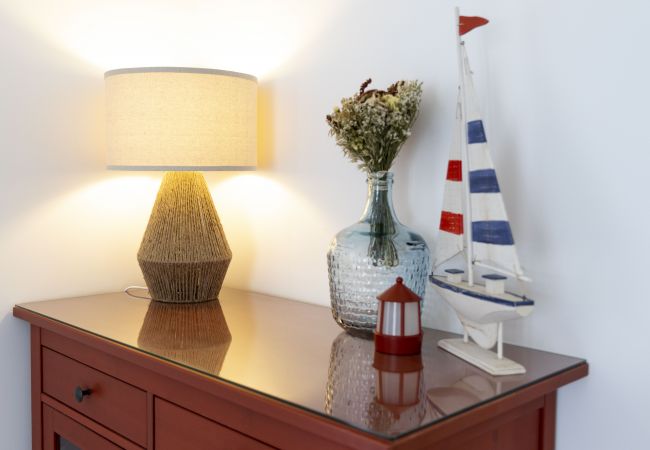 House in Setúbal - Holiday home for 4pax with private terrace and wifi, close to downtown Setúbal and the river Sado.