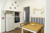 House in Setúbal - Holiday home for 4pax with private terrace and wifi, close to downtown Setúbal and the river Sado.