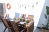 House in Setúbal - Holiday home for 4pax with private terrace and wifi, close to downtown Setúbal and the river Sado.