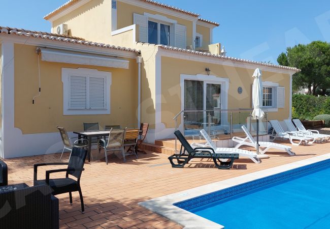 Villa in Carvoeiro -  Casa Sinead | professionally cleaned | 3-bedroom villa | large garden | pool