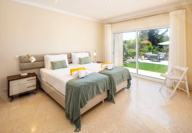 Villa in Carvoeiro -  Villa Eden | professionally cleaned | 4-bedroom villa | large garden | outdoor living areas 