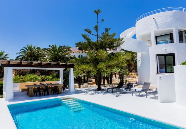 Villa in Javea / Xàbia - Villa Mediterraneo Cabo La Nao, Design villa With Private Pool and Sea View