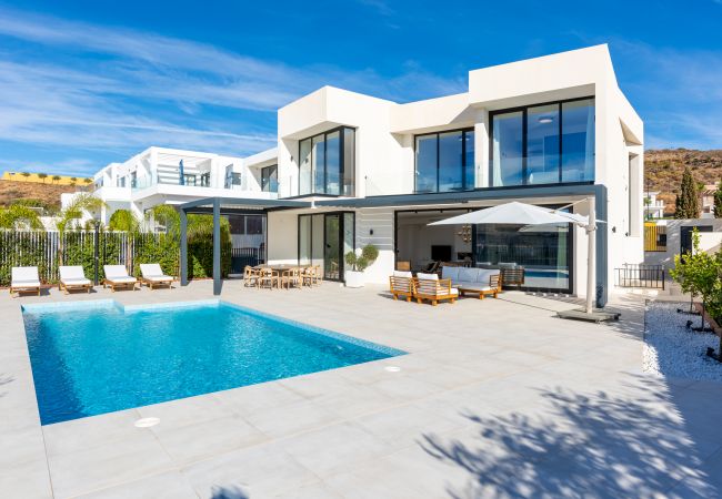 Villa in Mijas Costa - Casa Luz | Luxurious family villa with private pool, BBQ