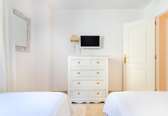 Apartment in Marbella - Los Lagos Golf I | Uniquely styled 3 bedroom apartment in Marbella