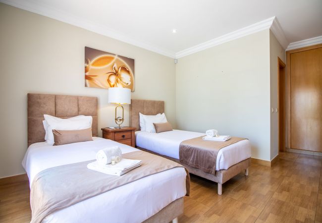 Villa in Albufeira - Villa Iris | 5 Bedrooms | Premium | Galé
