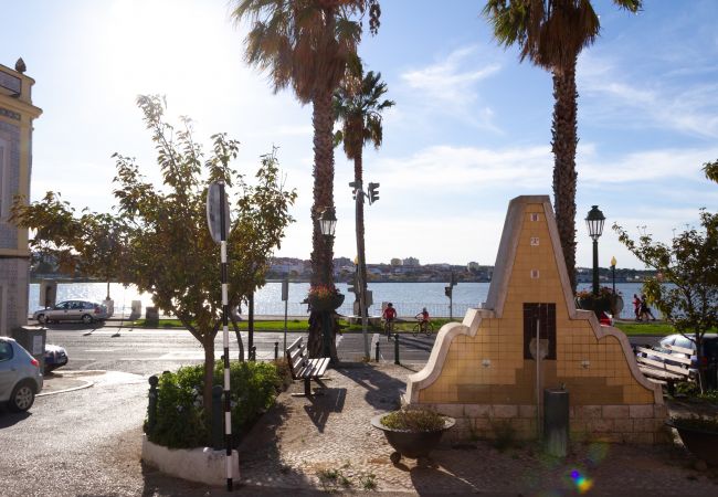 Apartment in Seixal - Apartment by the river in Seixal bay. 4pax. Bicycles are available.